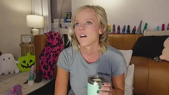 Taylorlove303 —  Squirt at goal 