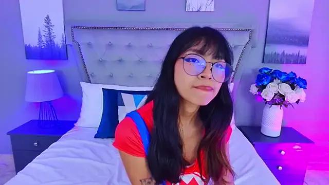 Yommi_Winx on StripChat 